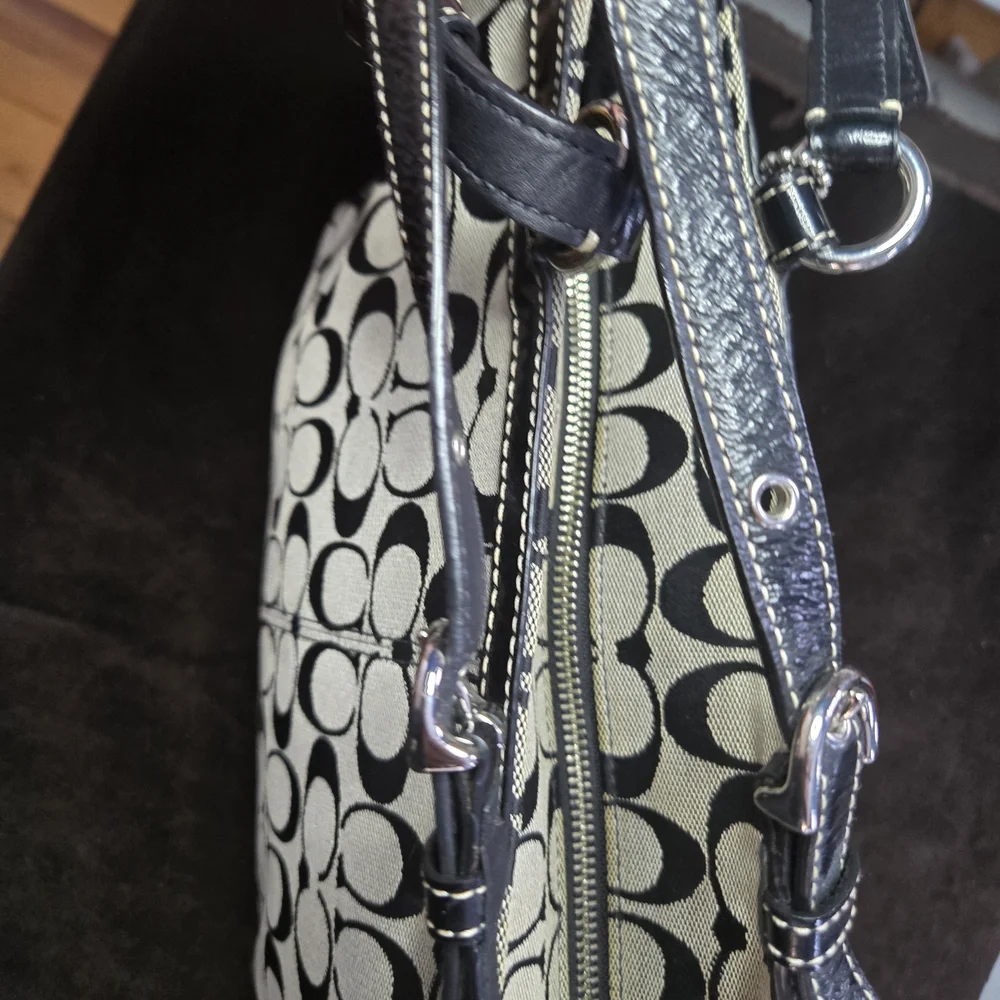 Authentic COACH Signature Pleated Gallery Tote - Black/Grey (F14281) - Picture 12 of 15